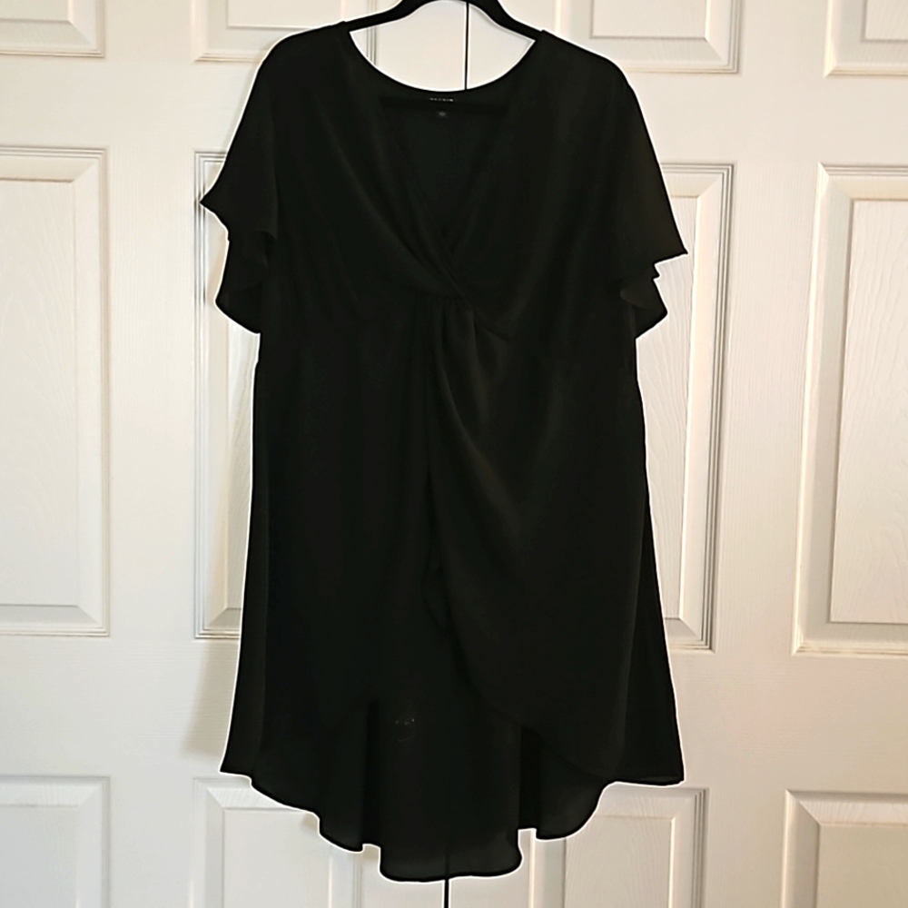 Flowy black tunic blouse